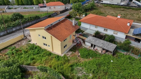 Moradia T3 para Venda em Santa Maria de Lamas