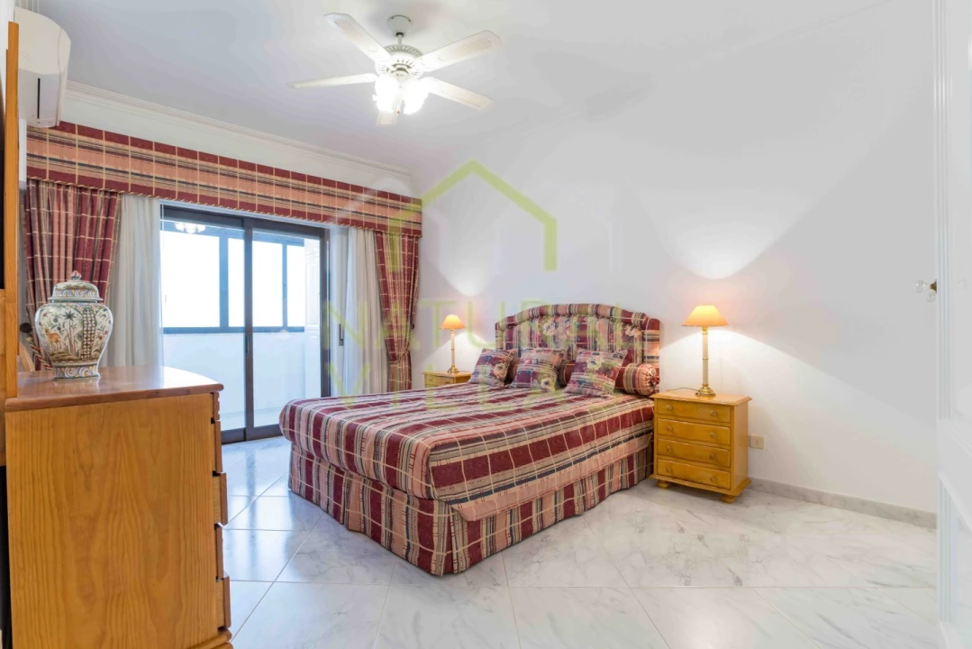 Apartamento T3 para Venda em Quarteira Foto 16