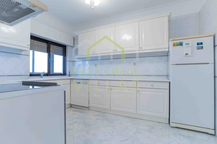 Apartamento T3 para Venda em Quarteira Foto 14