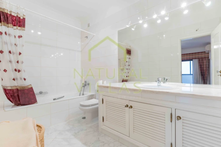 Apartamento T3 para Venda em Quarteira Foto 18
