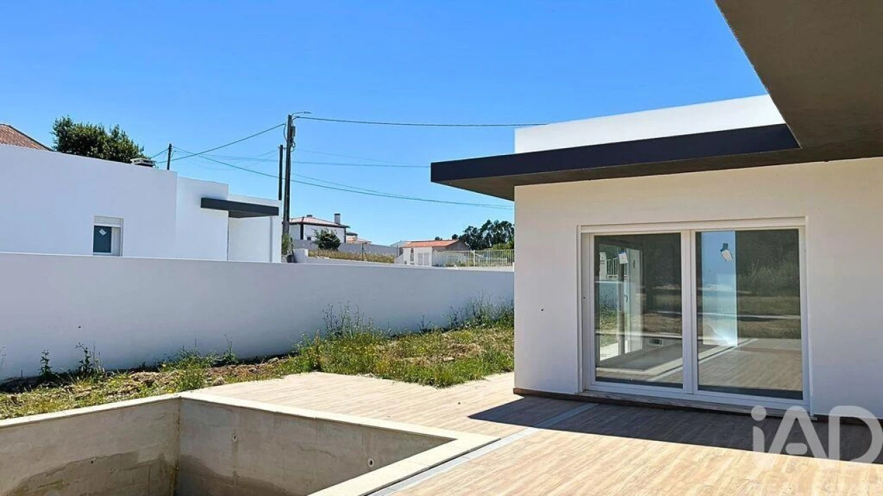 Moradia T3 para Venda em Caldas da Rainha - Santo Onofre e Serra do Bouro Foto 8