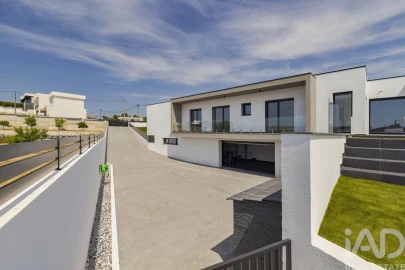 Moradia T3 para Venda em Fernao Ferro