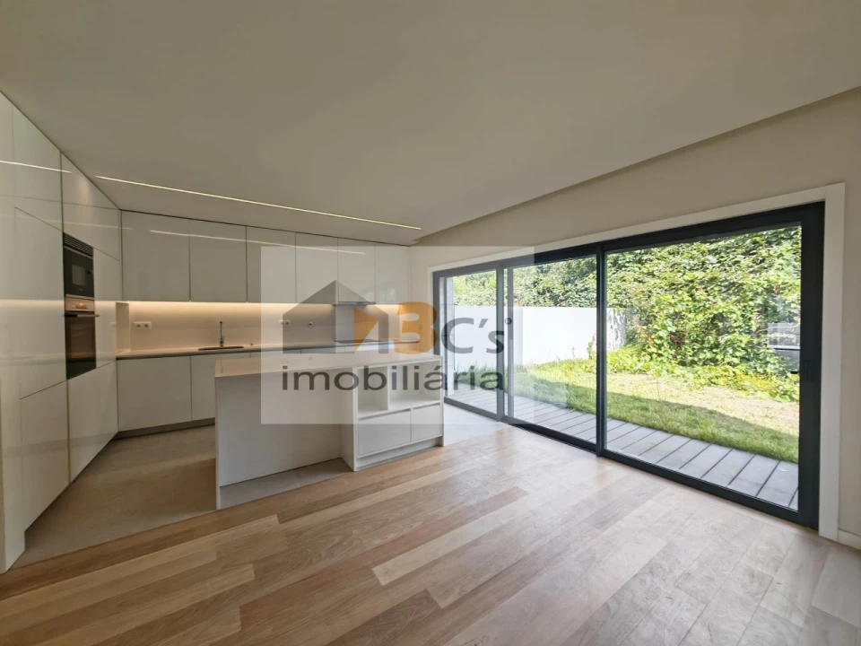 Moradia T4 para Venda em Cidade da Maia Foto 1