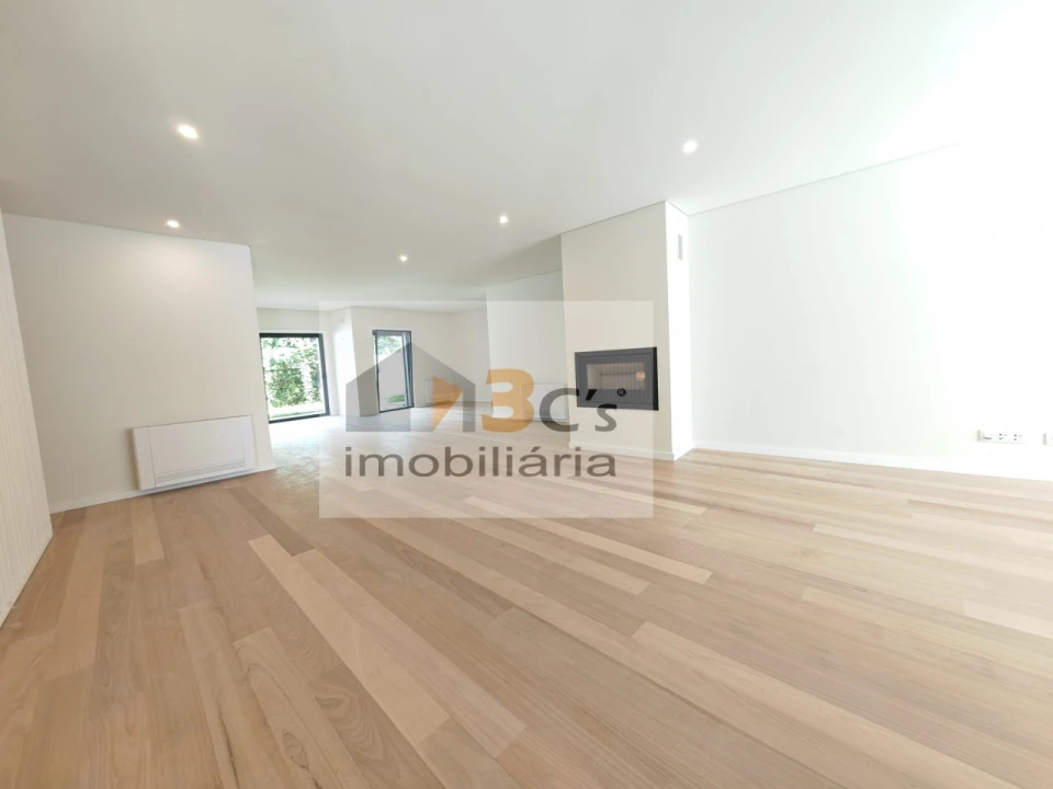 Moradia T4 para Venda em Cidade da Maia Foto 5