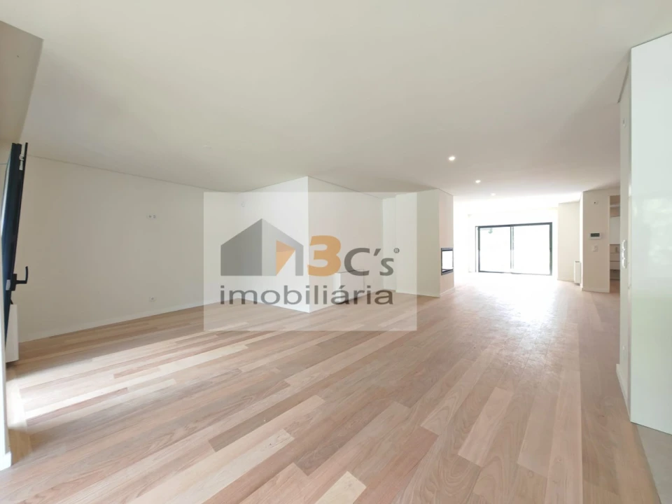 Moradia T4 para Venda em Cidade da Maia Foto 6