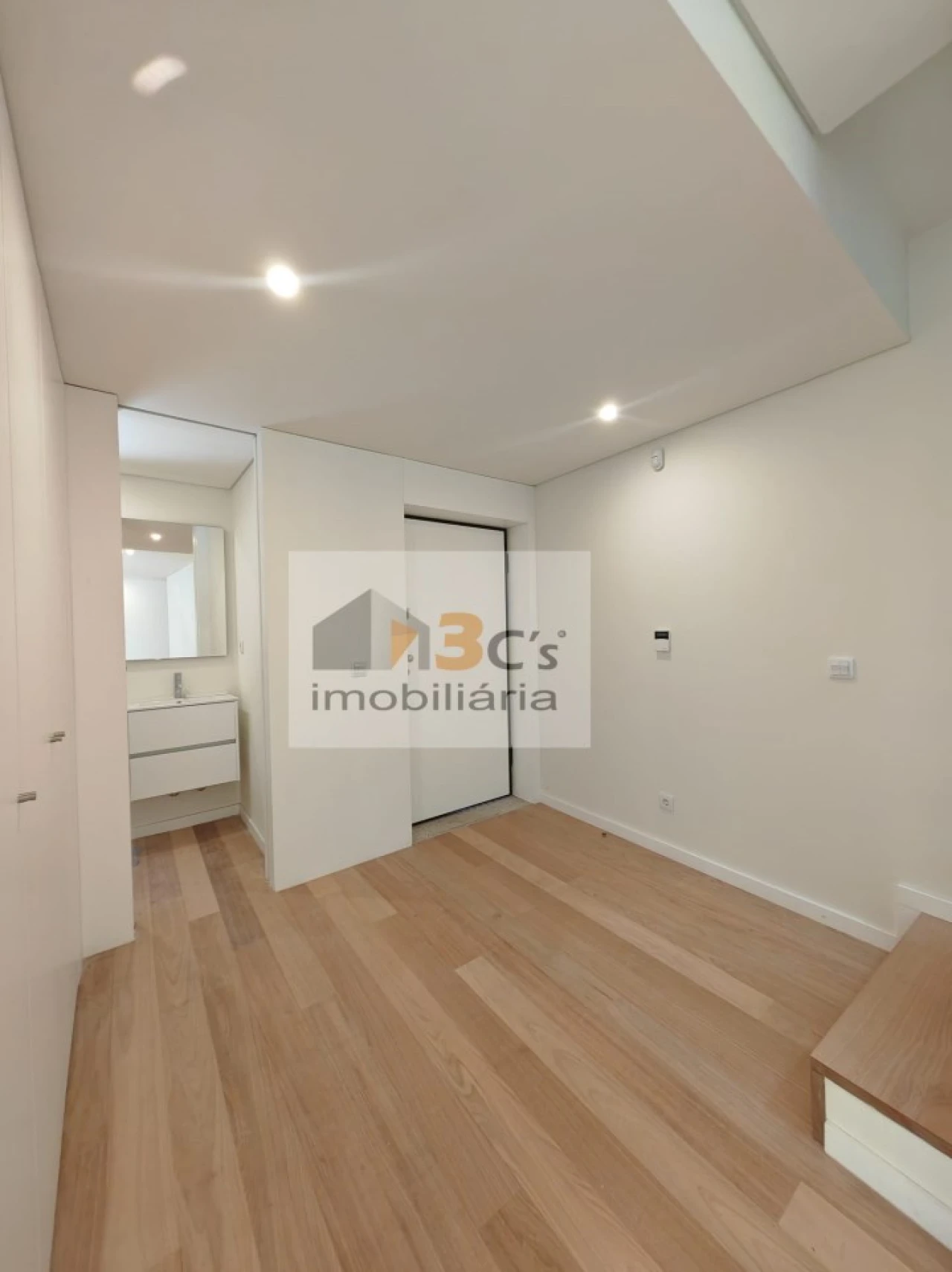 Moradia T4 para Venda em Cidade da Maia Foto 8