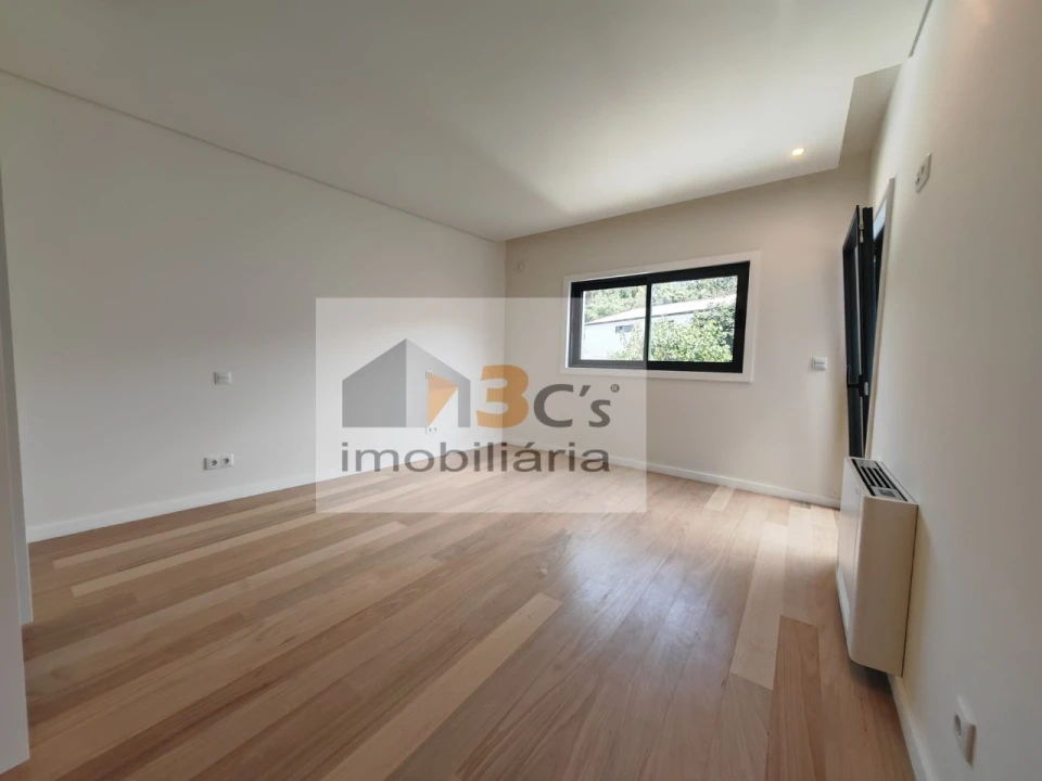 Moradia T4 para Venda em Cidade da Maia Foto 12