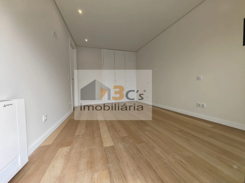 Moradia T4 para Venda em Cidade da Maia Foto 15
