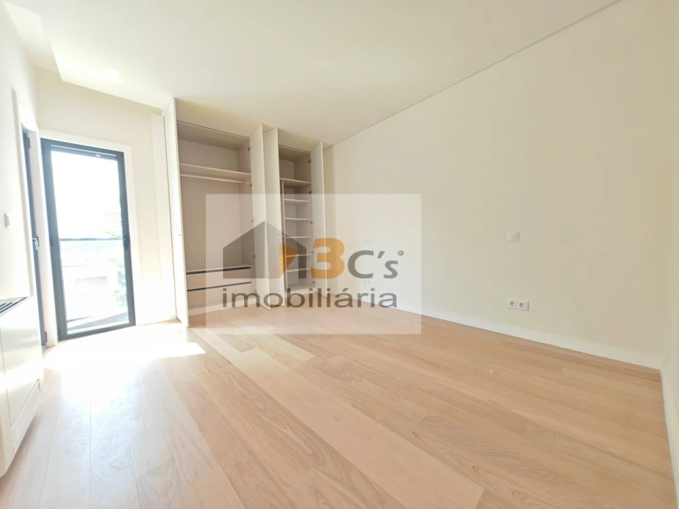 Moradia T4 para Venda em Cidade da Maia Foto 16