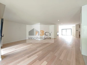 Moradia T4 para Venda em Cidade da Maia
