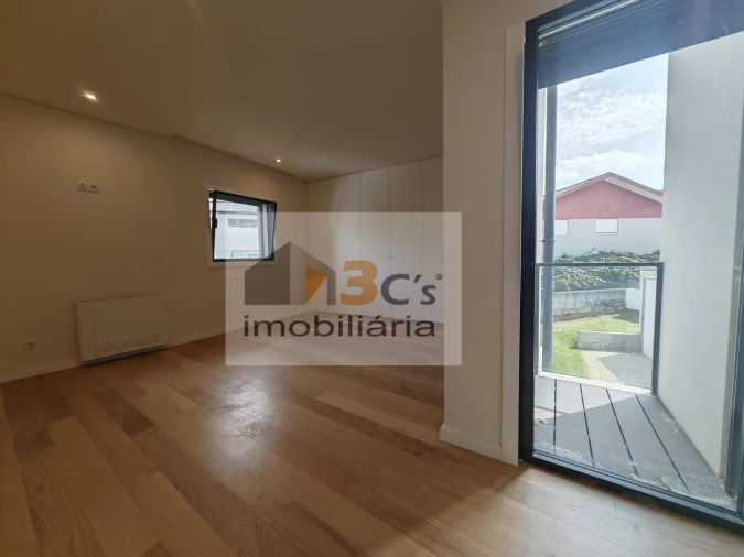 Moradia T4 para Venda em Cidade da Maia Foto 10
