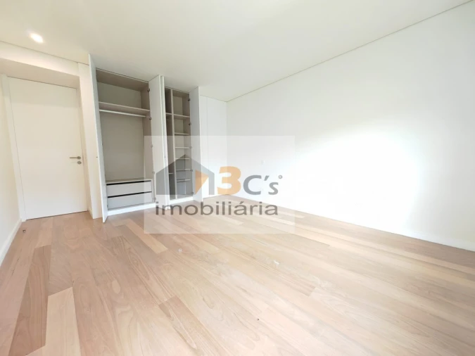 Moradia T4 para Venda em Cidade da Maia Foto 11