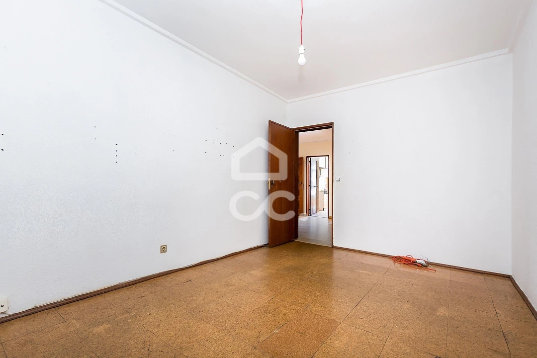 Apartamento T2 para Venda em Areeiro Foto 9