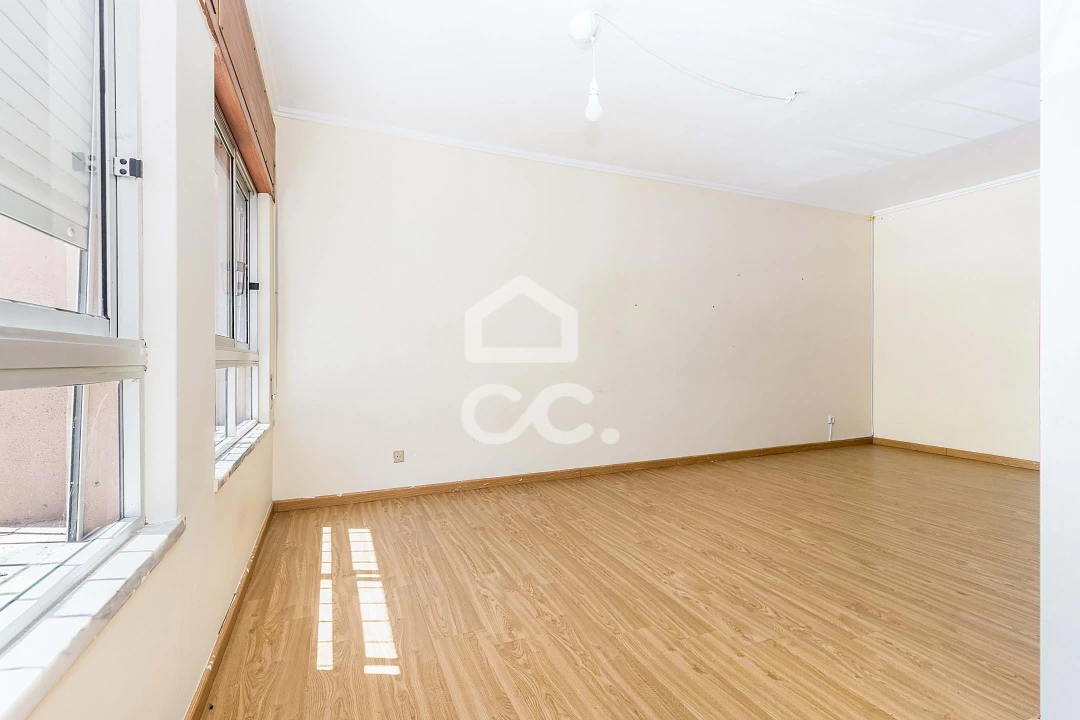 Apartamento T2 para Venda em Areeiro Foto 7