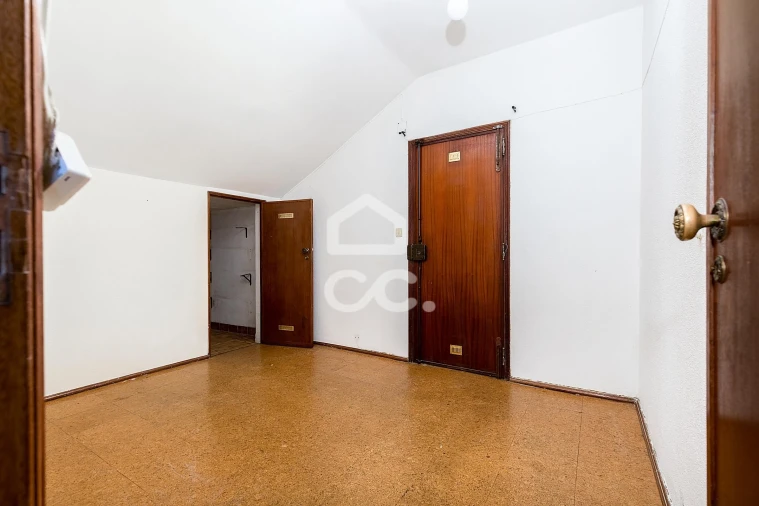 Apartamento T2 para Venda em Areeiro Foto 11