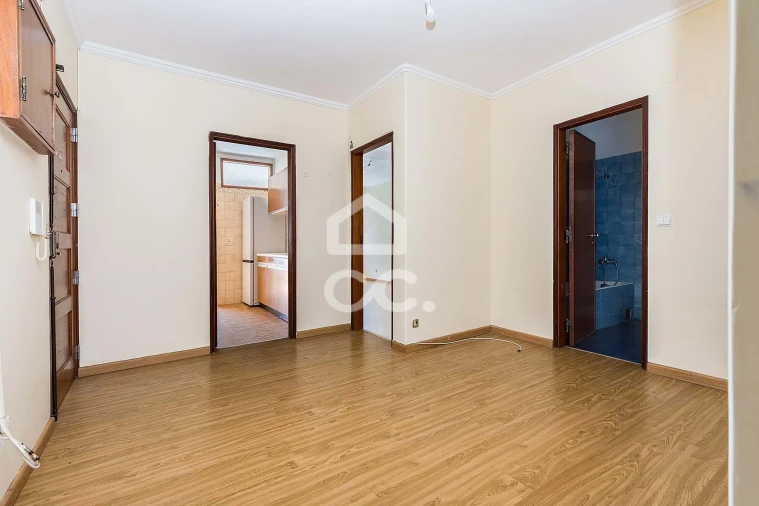 Apartamento T2 para Venda em Areeiro Foto 12