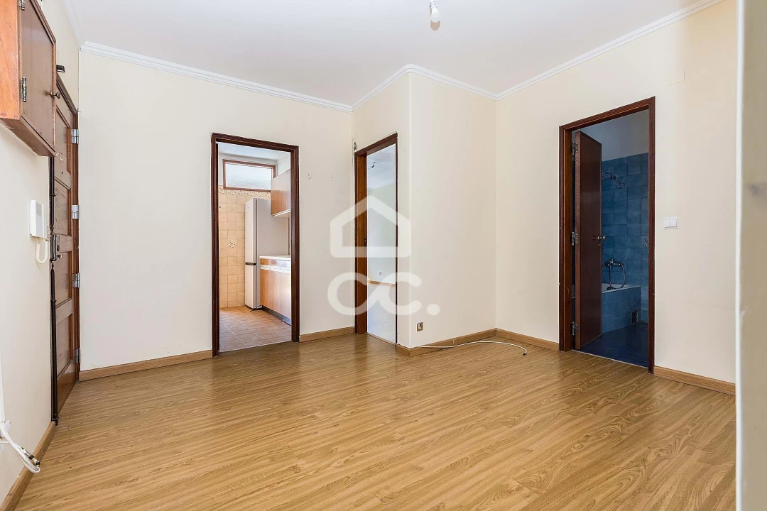 Apartamento T2 para Venda em Areeiro Foto 12