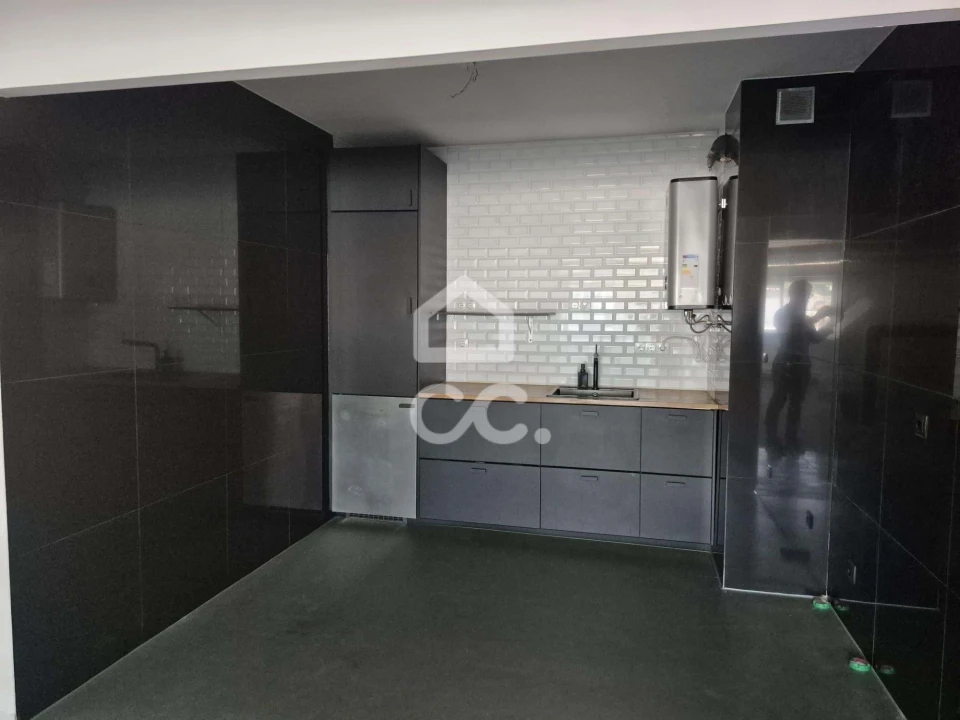 Escritório para Venda em Leiria, Pousos, Barreira e Cortes Foto 13