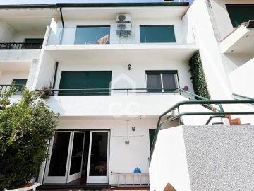 Moradia T5 para Venda em Custoias