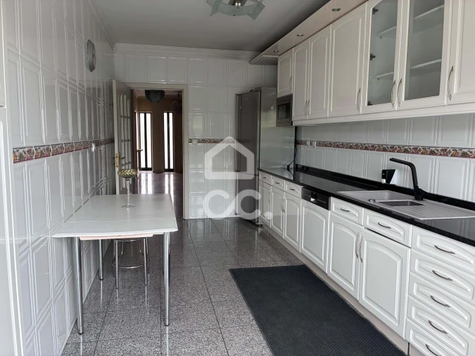 Moradia T5 para Venda em Custoias Foto 4