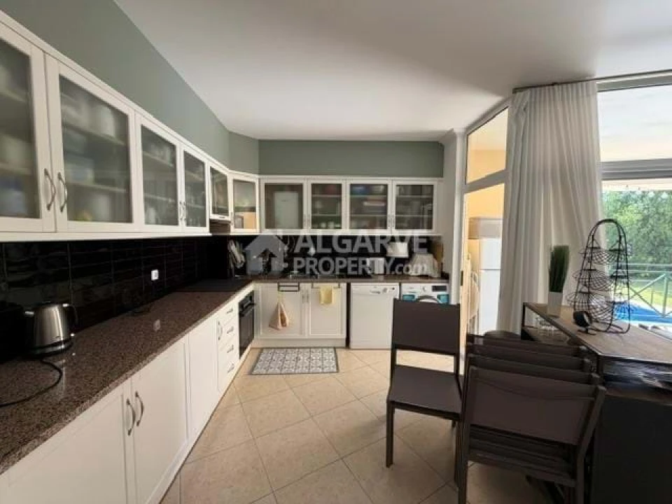 Apartamento T2 para Venda em Quarteira Foto 11
