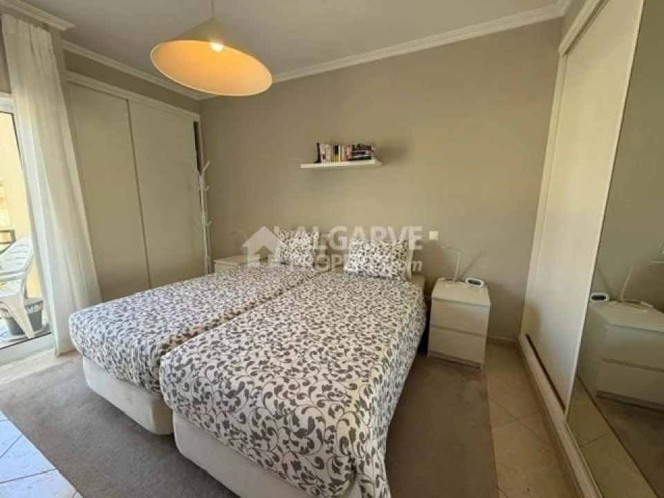 Apartamento T2 para Venda em Quarteira Foto 4