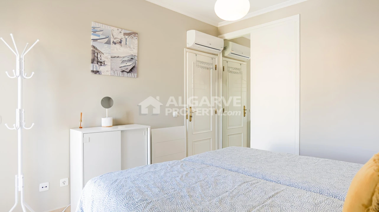 Apartamento T2 para Venda em Quarteira Foto 16