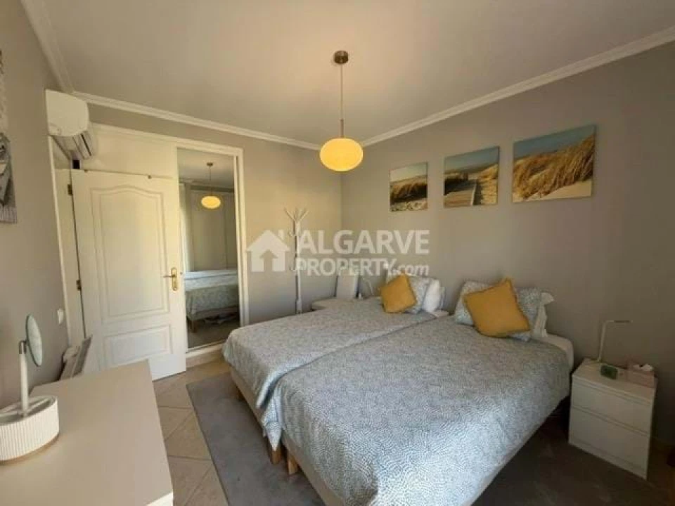 Apartamento T2 para Venda em Quarteira Foto 16