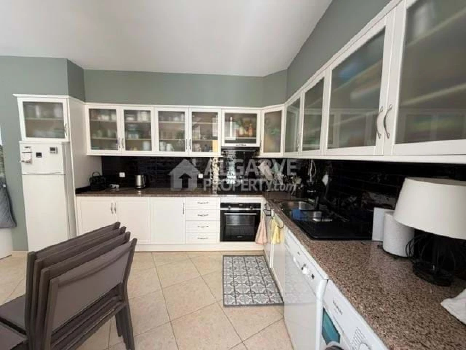 Apartamento T2 para Venda em Quarteira Foto 3