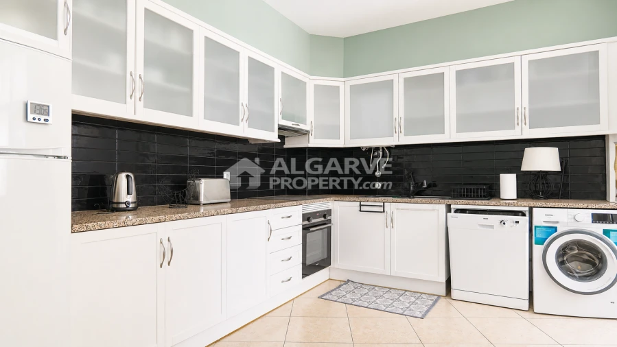 Apartamento T2 para Venda em Quarteira Foto 3