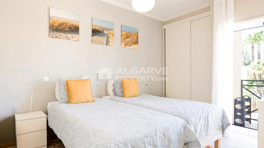 Apartamento T2 para Venda em Quarteira Foto 4