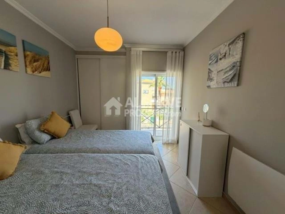 Apartamento T2 para Venda em Quarteira Foto 15