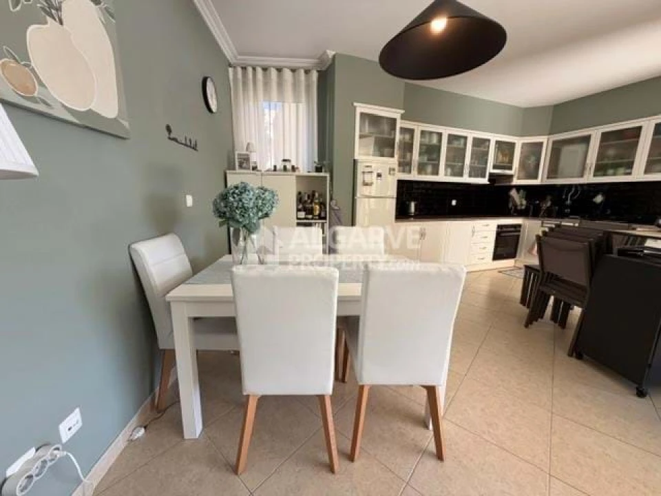 Apartamento T2 para Venda em Quarteira Foto 10