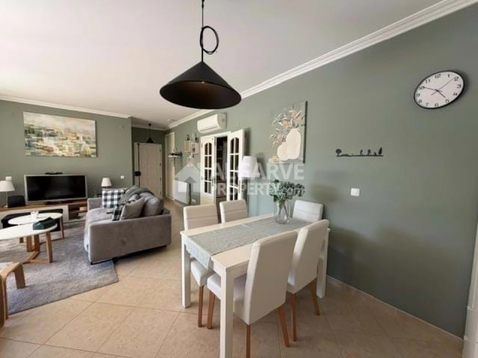Apartamento T2 para Venda em Quarteira Foto 2