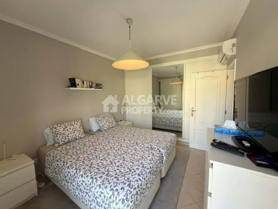 Apartamento T2 para Venda em Quarteira Foto 13