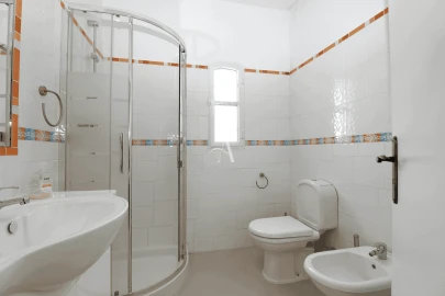 Moradia T6 para Venda em Olhão