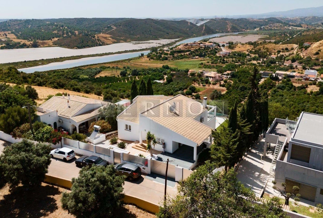 Moradia T4 para Venda em Silves Foto 6