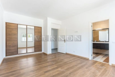 Moradia T4 para Venda em Silves