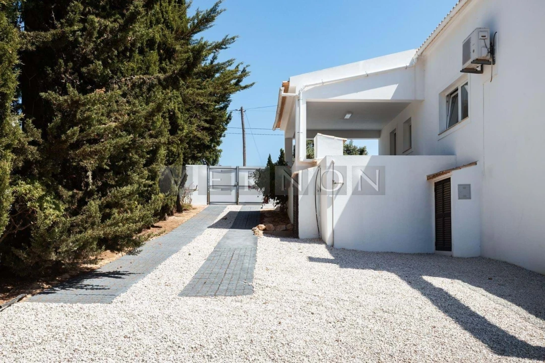 Moradia T4 para Venda em Silves Foto 8