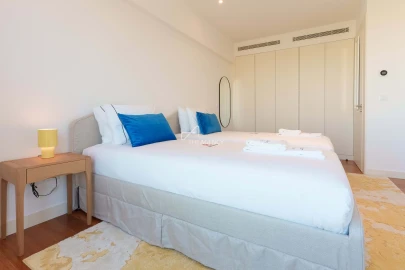 Apartamento T3 para Arrendamento em Campolide