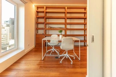 Apartamento T3 para Arrendamento em Campolide