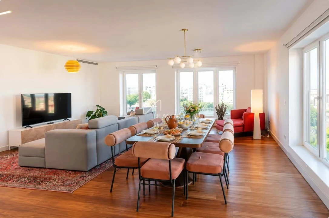 Apartamento T3 para Arrendamento em Campolide Foto 1