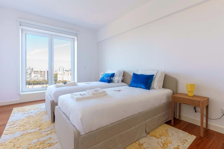 Apartamento T3 para Arrendamento em Campolide Foto 14
