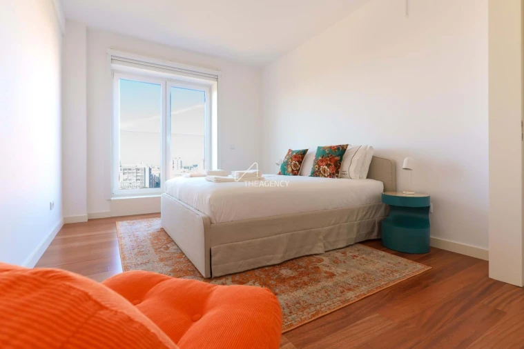 Apartamento T3 para Arrendamento em Campolide Foto 15
