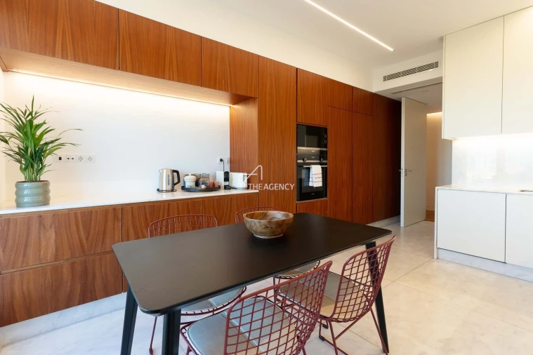 Apartamento T3 para Arrendamento em Campolide Foto 6
