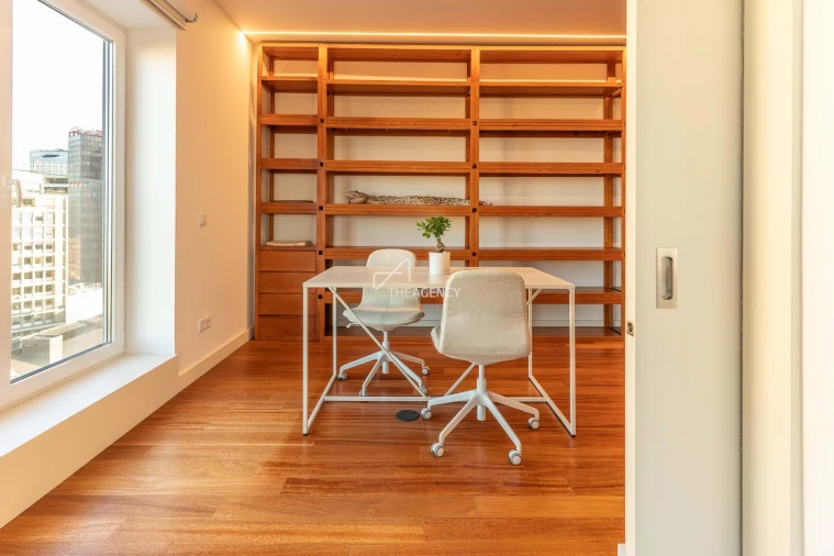 Apartamento T3 para Arrendamento em Campolide Foto 11