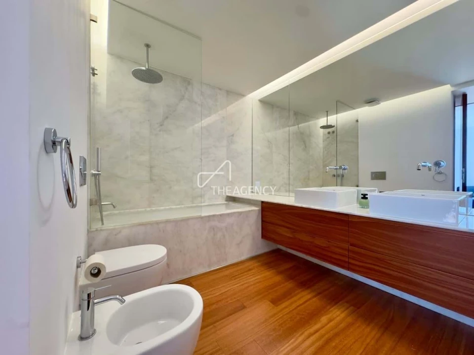 Apartamento T3 para Arrendamento em Campolide Foto 9