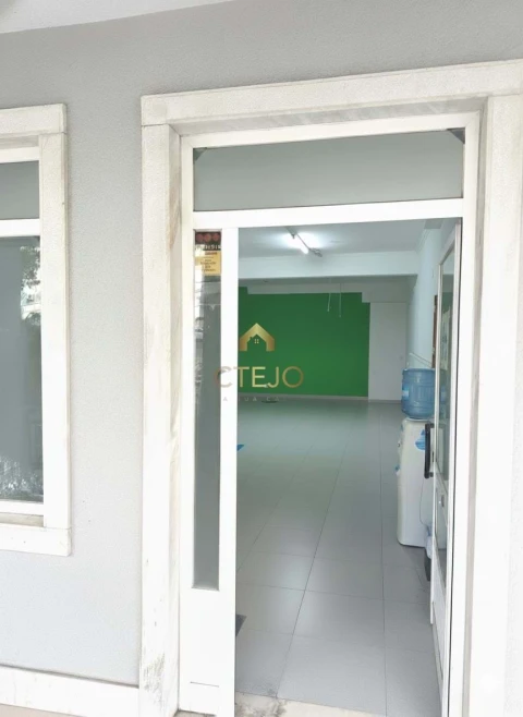 Negócio para Venda em Falagueira-Venda Nova