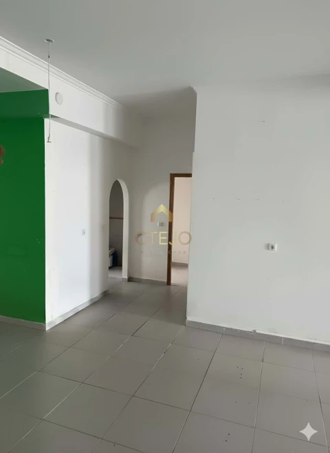 Negócio para Venda em Falagueira-Venda Nova