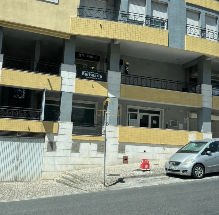 Negócio para Venda em Falagueira-Venda Nova Foto 1